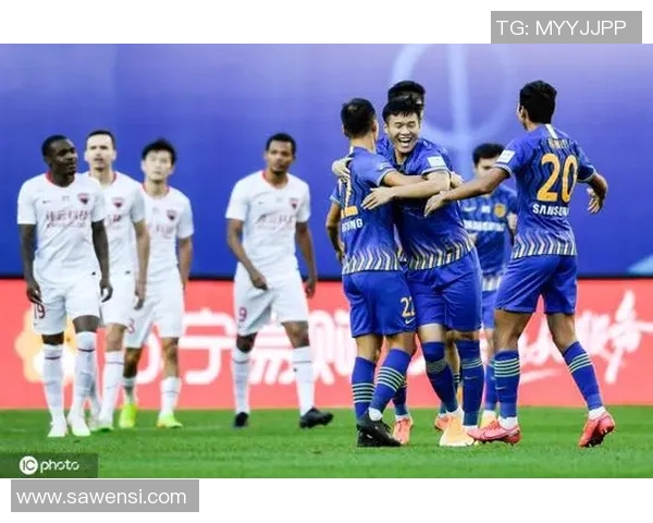 2014年恒大与上港激战回顾足球盛宴的精彩瞬间与战术对决