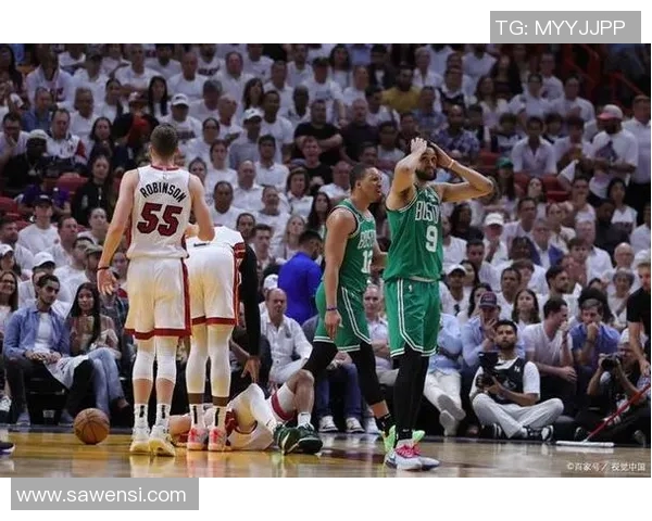 广州恒大与天津队激战正酣比分悬念引发球迷热议