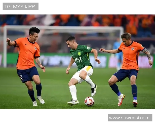 河南建业与青岛海牛激战正酣谁能在赛场上笑到最后