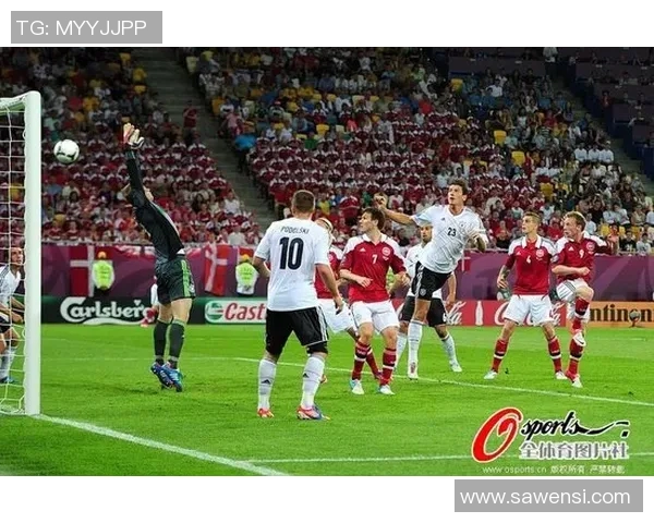 范戴克领衔防线展现超强实力助力球队争冠之路的精彩瞬间与战术分析