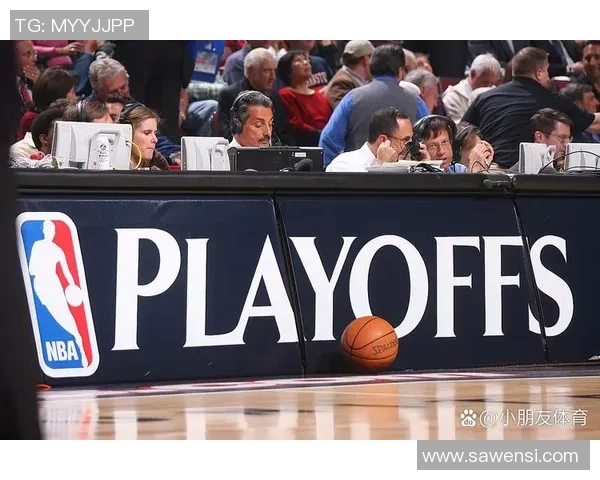 骑士与勇士激战正酣NBA赛场上演精彩对决引发球迷热议