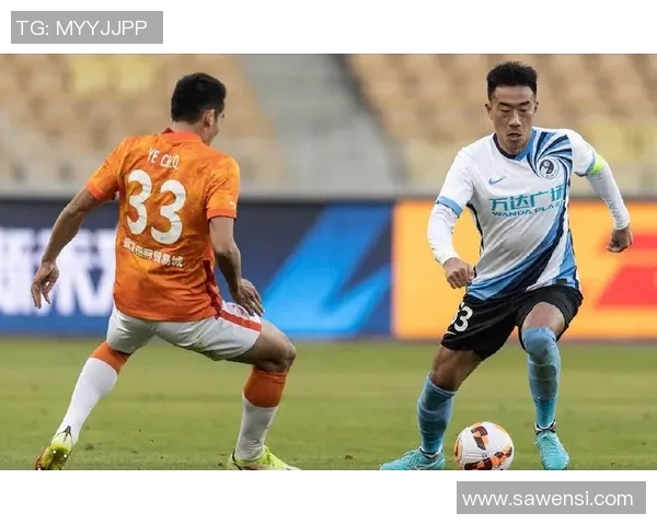 朗斯与索肖比赛因天气原因延迟进行球迷期待新赛程安排