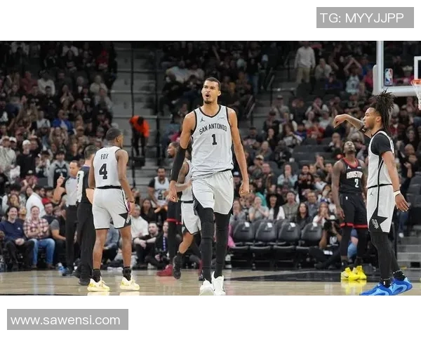 火箭与马刺激战正酣NBA赛场精彩瞬间回顾与分析