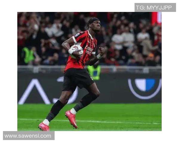 米兰与佛罗伦萨队激战正酣谁能在意甲赛场笑到最后 米兰与佛罗伦萨队激战正酣谁能在意甲赛场笑到最后