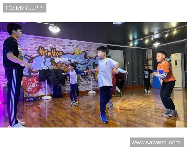 广州街舞队以93分领跑世界街舞大赛积分榜展现强大实力